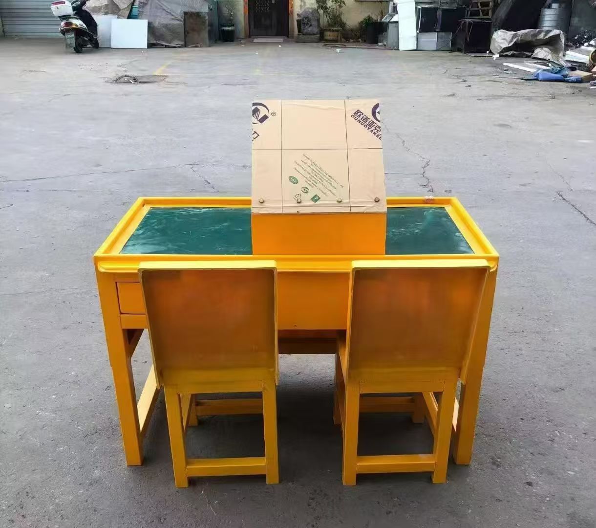 湟中防静电导通桌井下煤矿火工品发放桌：危险品流转的安全守护者